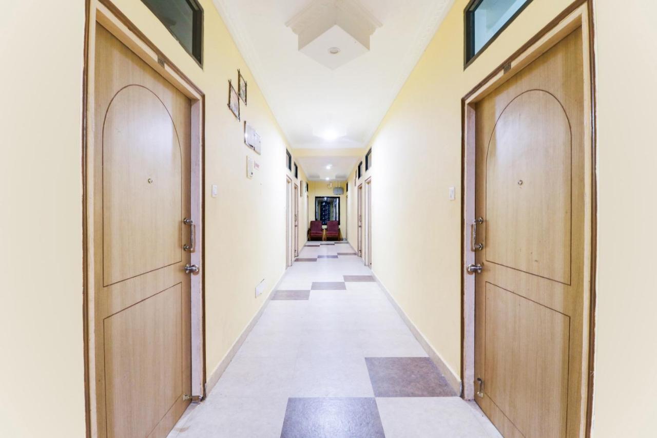 Hotel Sambit International, Near Sea beach Puri Esterno foto